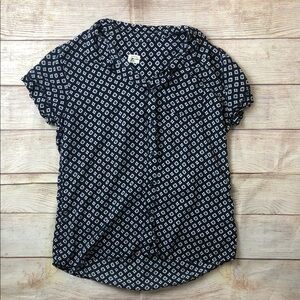 Bridge & Burn Patterned Button Down Shirt 💚